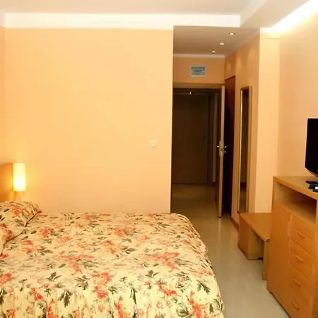 Готель Oasis Park - New Managment 3*