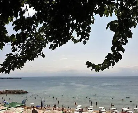 Oasis Park - New Managment Готель